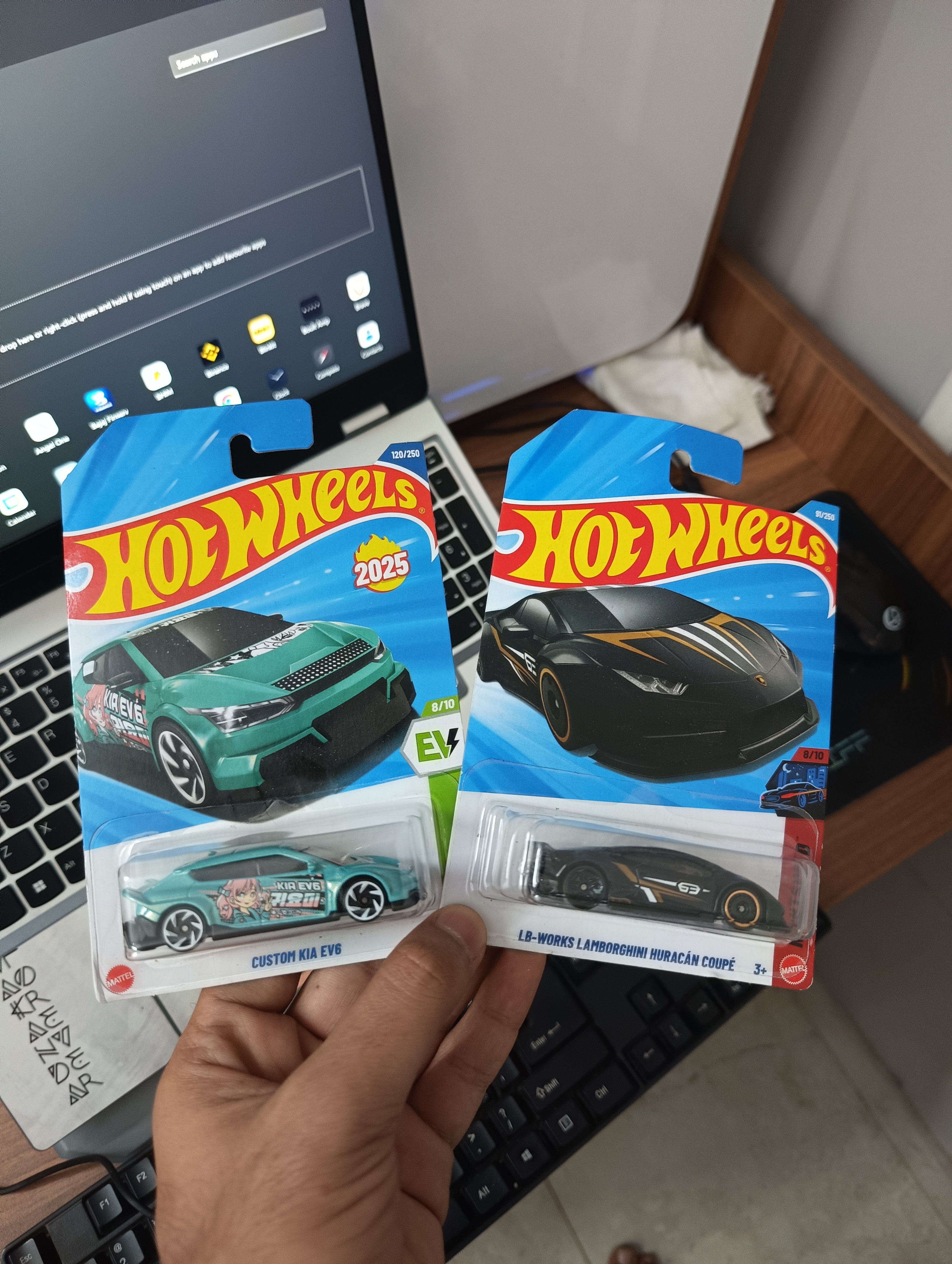 Hot Wheels Combo - Custom Kia EV6 + LB-Works Lamborghini Huracán Coupé (Set of 2)