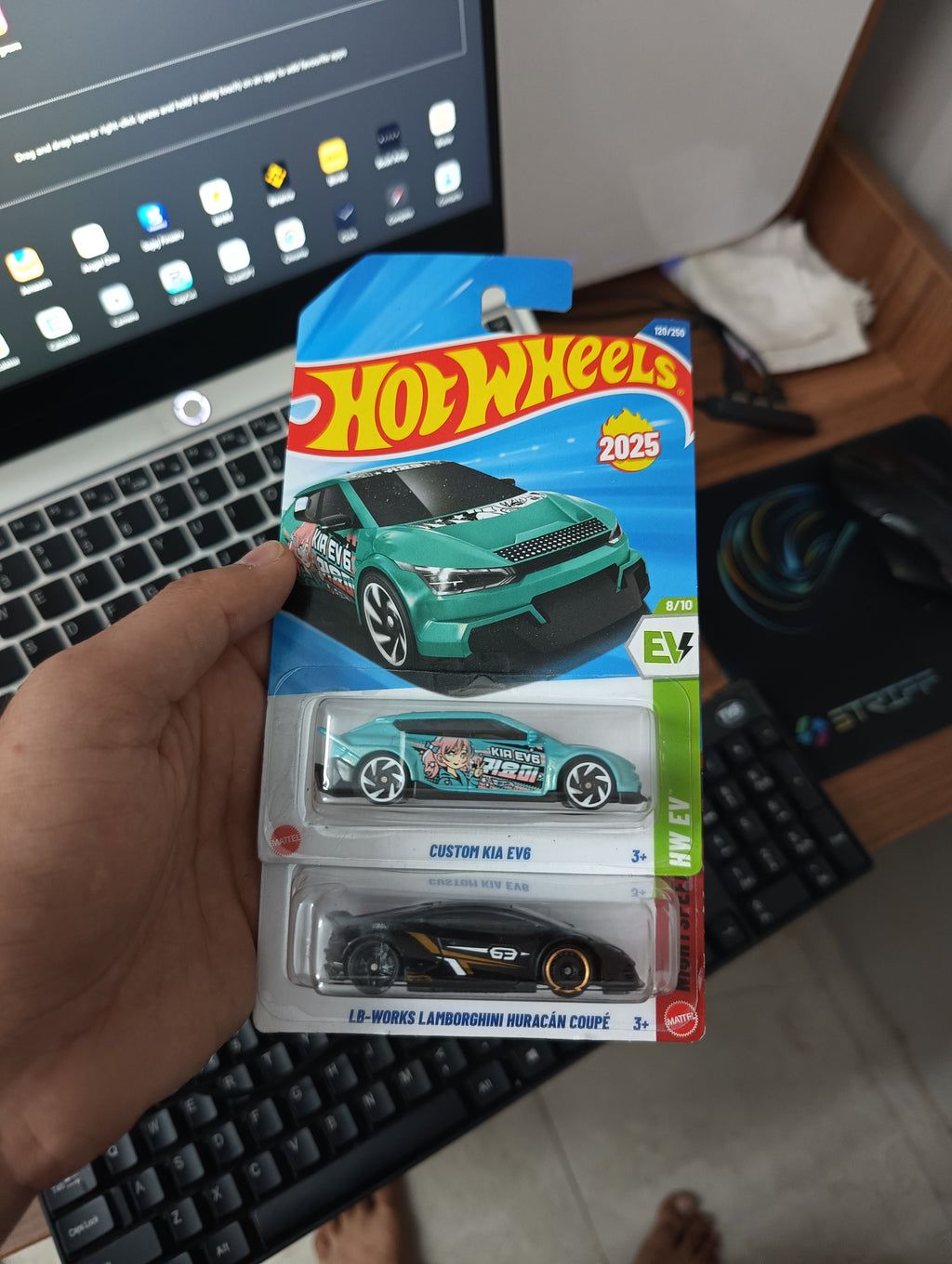 Hot Wheels Combo - Custom Kia EV6 + LB-Works Lamborghini Huracán Coupé (Set of 2)