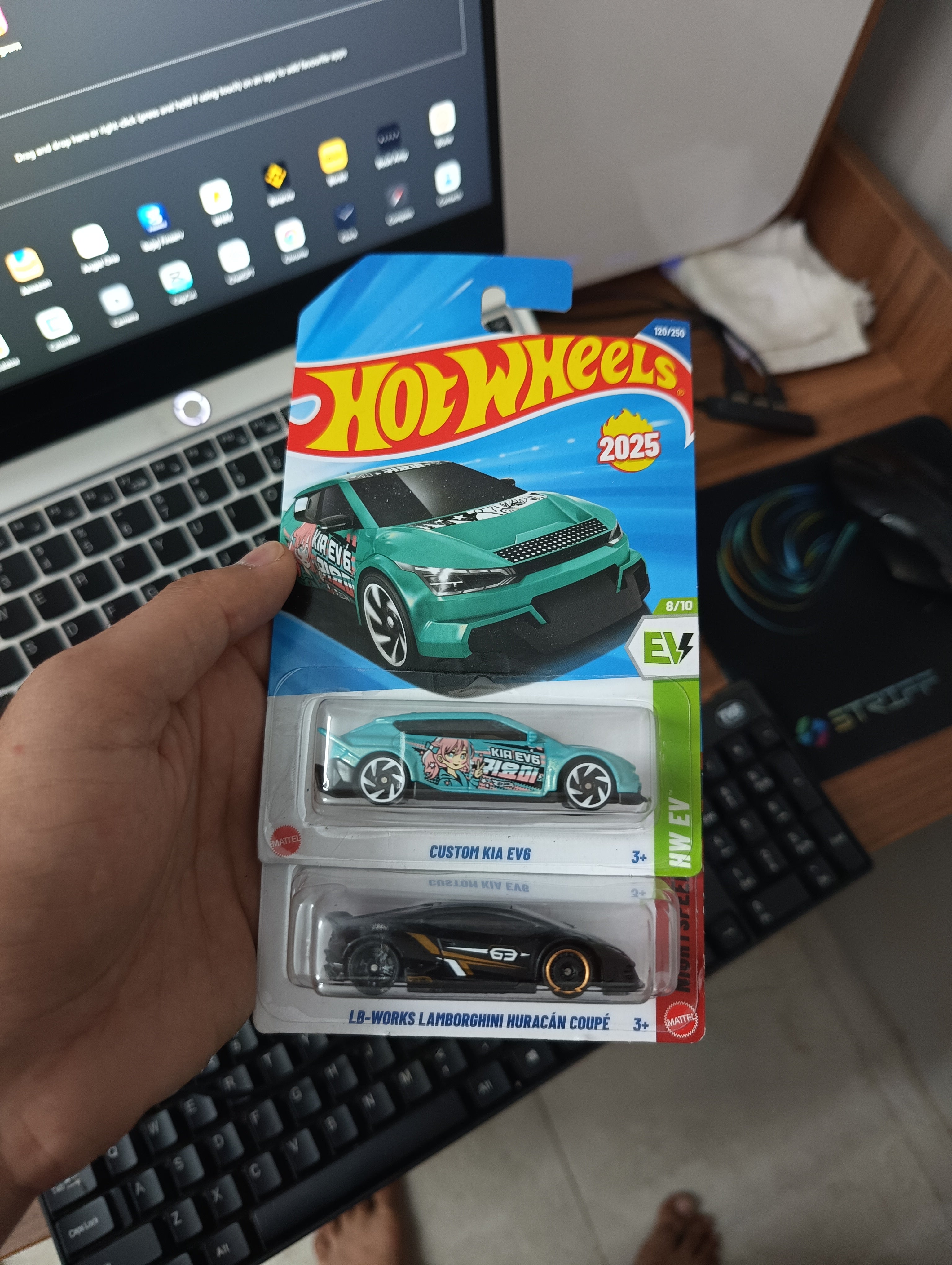Hot Wheels Combo - Custom Kia EV6 + LB-Works Lamborghini Huracán Coupé (Set of 2)